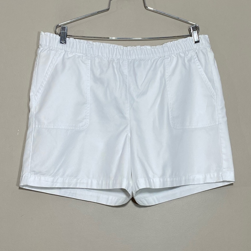 Talbots || Woman’s white shorts size Xl Petite